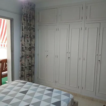 Apartamento Mediterraneo Beach Apartment *